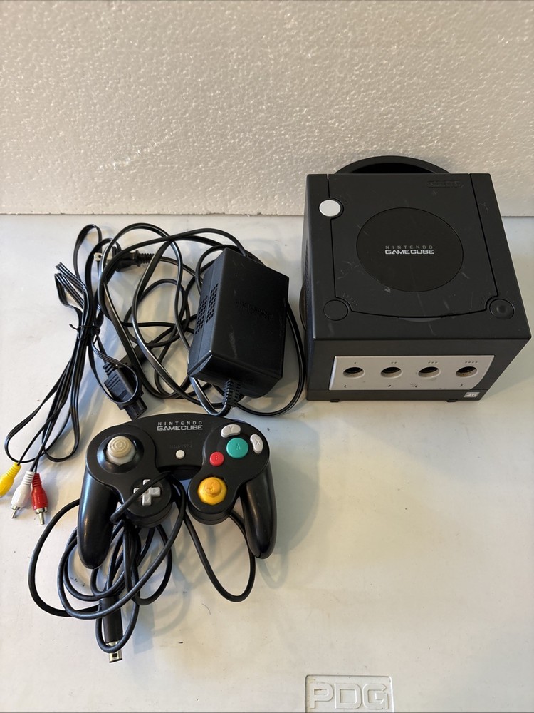 Nintendo GameCube Black Console DOL-001 , 1 OEM controllers, AV/power cables