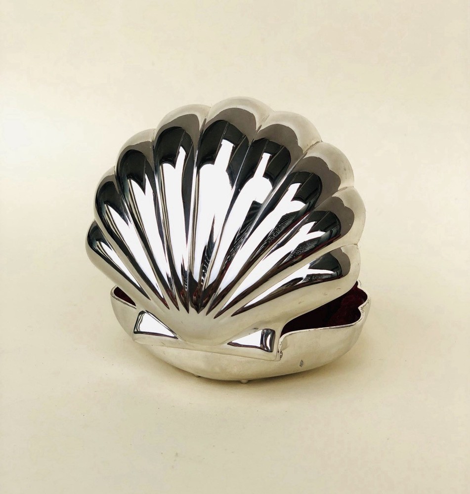 Vintage Silver-Plated Shell Jewelry Box / Ring Box with Velvet Lining