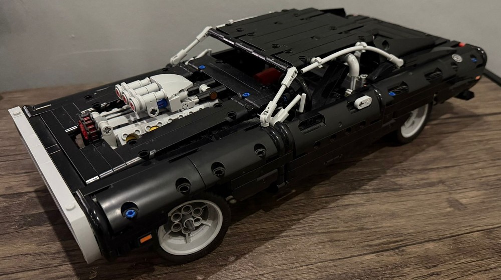 LEGO Technic 42111 Dom’s Dodge Charger Fast & Furious Retired Complete w Manual
