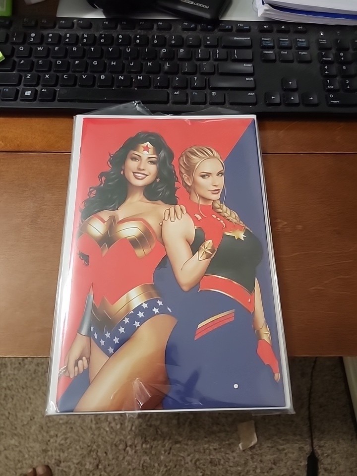 MARVEL DC BATMAN DEADPOOL #1 CHRISTOPHER EXCLUSIVE VARIANT WONDER WOMAN JTC