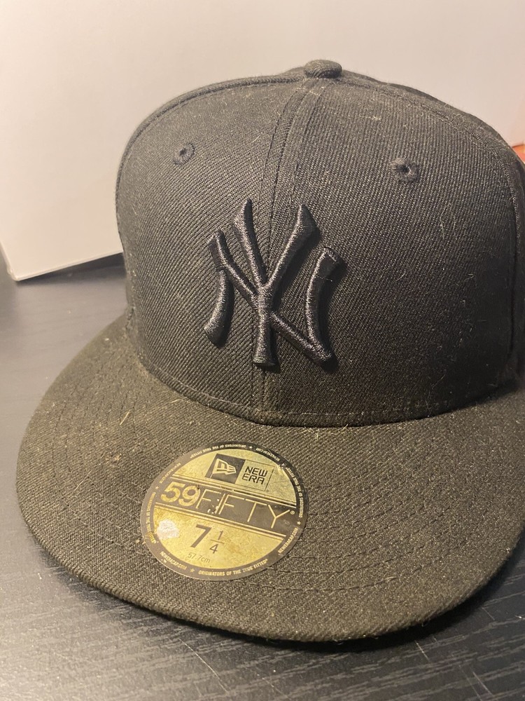 NY Yankees NWOT New Era 59Fifty Gray 7 1/4 Fitted  Baseball Cap