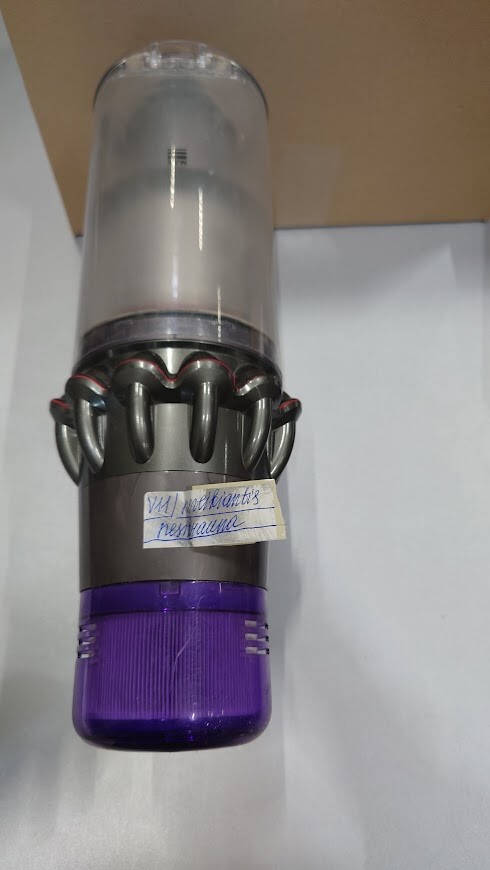 Dyson V10 Vacuum - Not Charging, For Parts, No Accessories