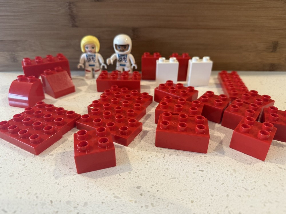 LEGO DUPLO Shuttle Mission Astronauts 2.5