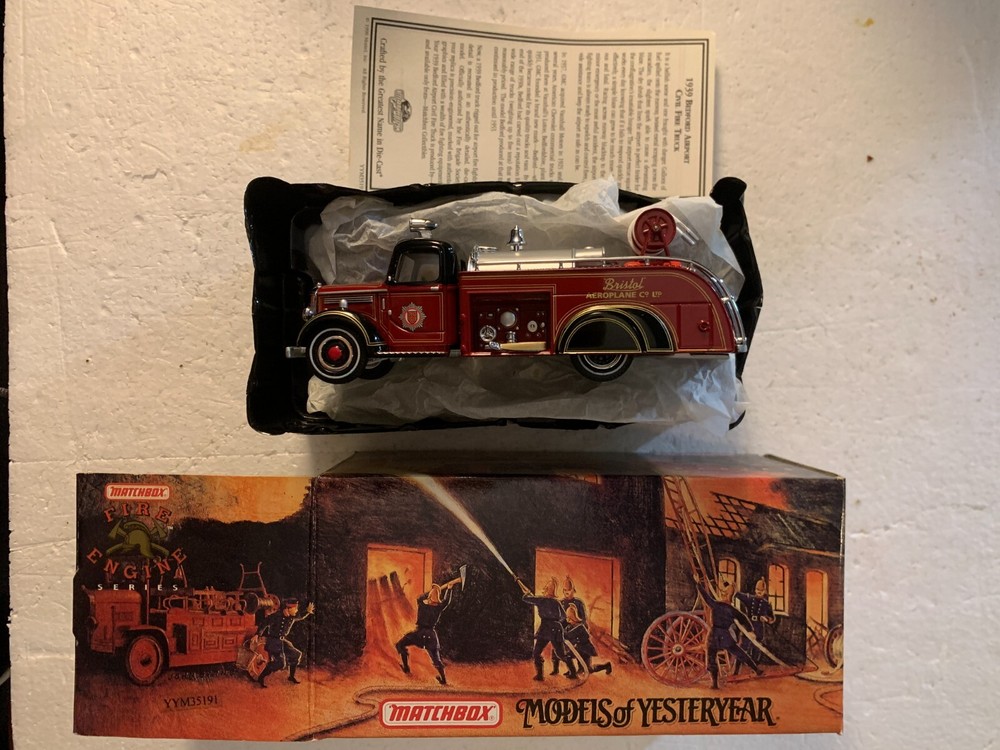 1939 BEDFORD AIRPORT CIVIL FIRE TRUCK - MATCHBOX COLLECTIBLES - YYM35191