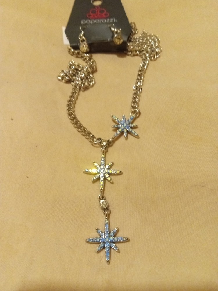 New Paparazzi Snowflake Or Star Necklace
