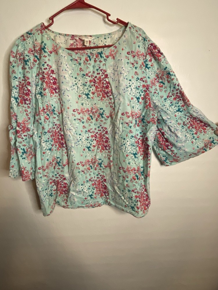 Time & True Size 22 Light Blue Pink Floral Flutter Sleeve Top