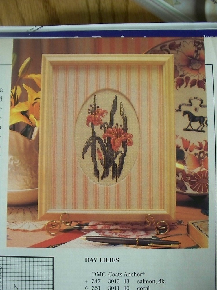Day Lillies ORNAMENT SACHET Design OOP Magazine Cross Stitch PATTERN (G)