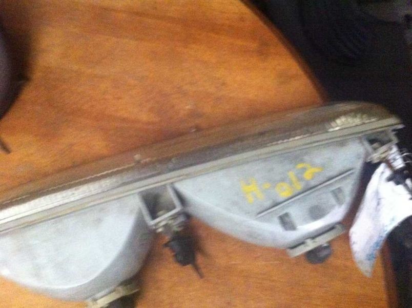 92-97 Ford Crown Victoria Right Passenger Headlight Lamp