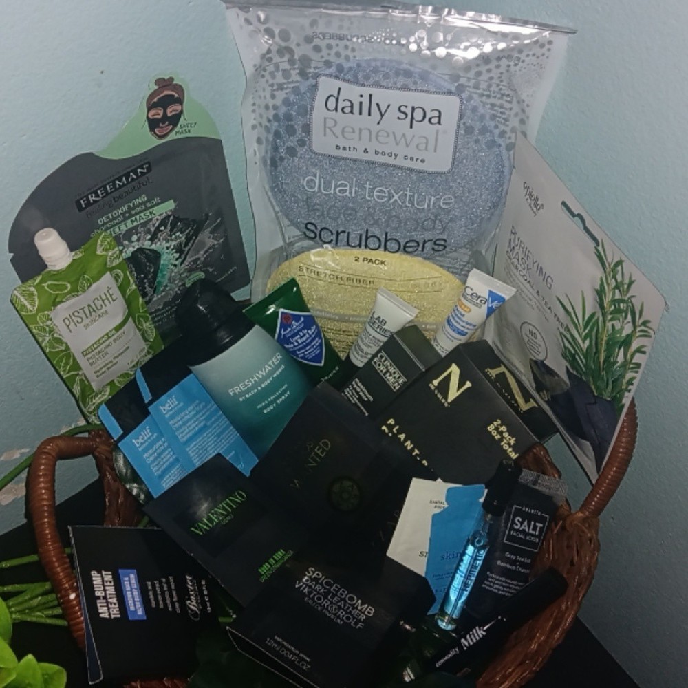 Men's Skincare & Body Care Set with Fragrance – 21 Pieces Lot #3