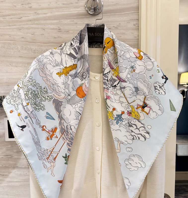 Pure 18 Momme Silk Wrap Scarf Bandanna White cloud Print Square Shawl 86X86cm