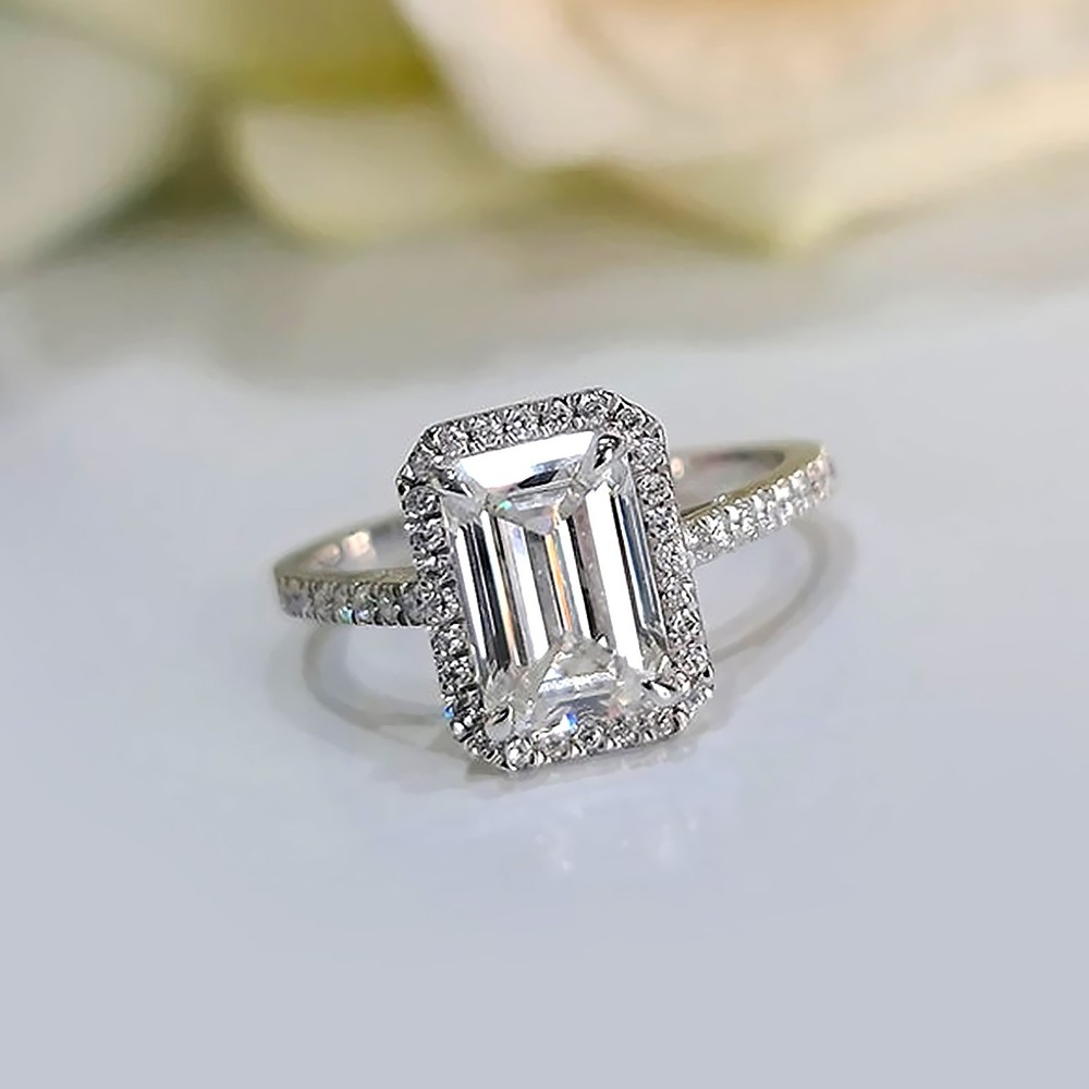 18k White Gold Elegant Diamond Ring Emerald 2 Carat IGI Lab Created E F  VVS2