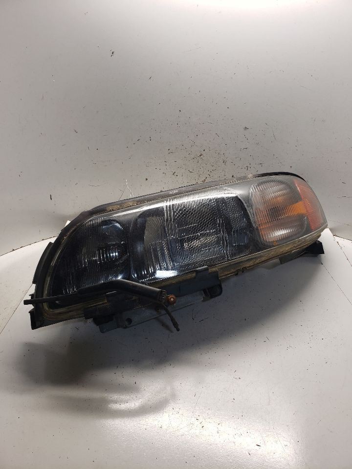 Volvo 60 Series 01-04 Left Driver Side Halogen Headlight 1358721