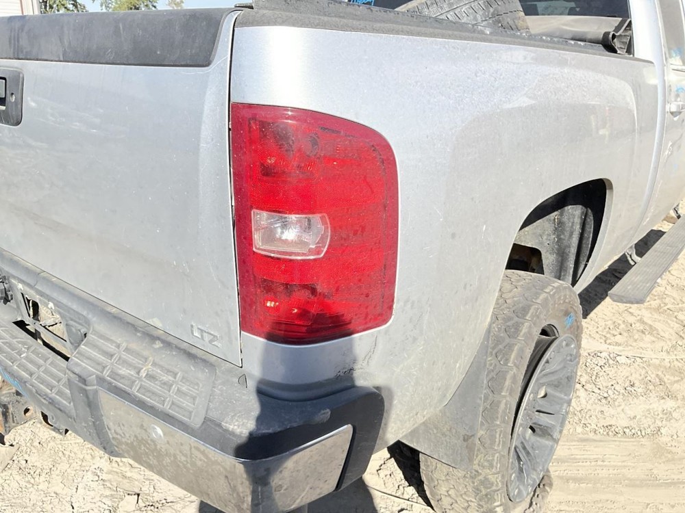 Passenger Tail Light Pickup With Box DRW Fits 07-14 SIERRA 3500 PICKUP 4681511