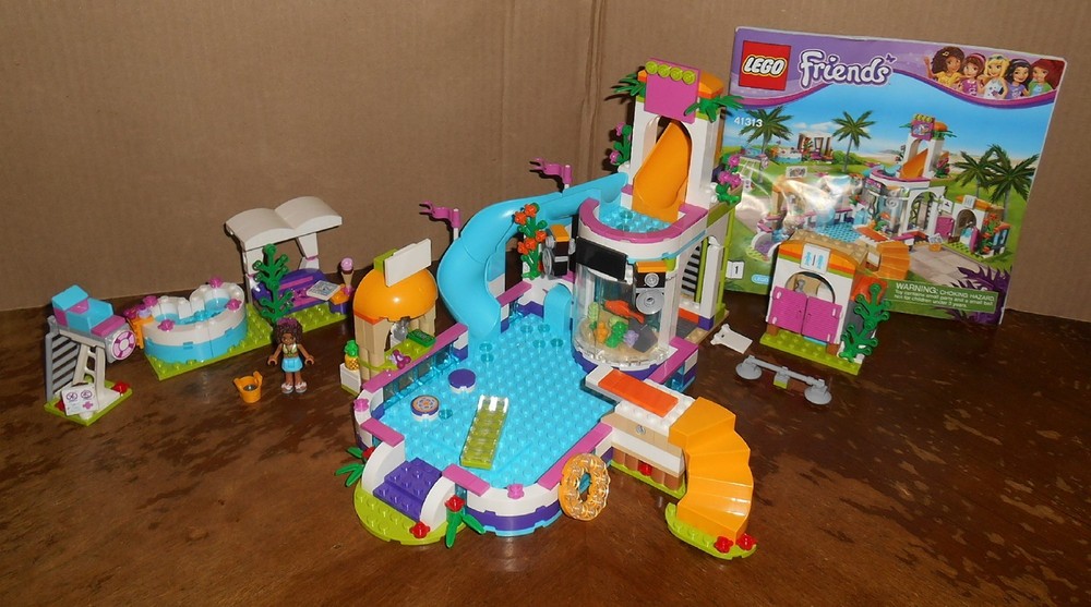 LEGO FRIENDS HEARTLAKE SUMMER POOL 41313 + EMMA'S LIFEGUARD POST 41028 SET LOT