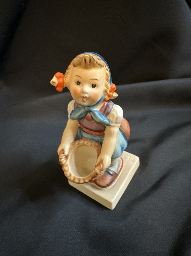 Vintage Hummel Goebel Little Helper Figurine Girl With Basket Signed 73