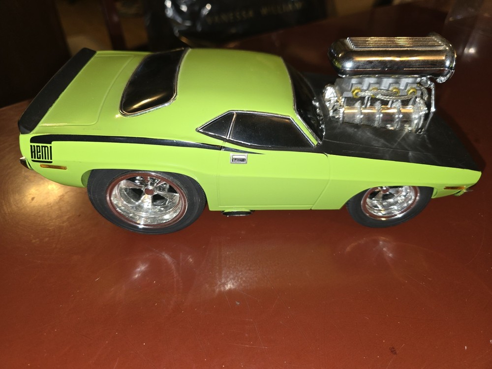 Muscle Machines 1970 Plymouth  Cuda 1/64  --  70 Cuda