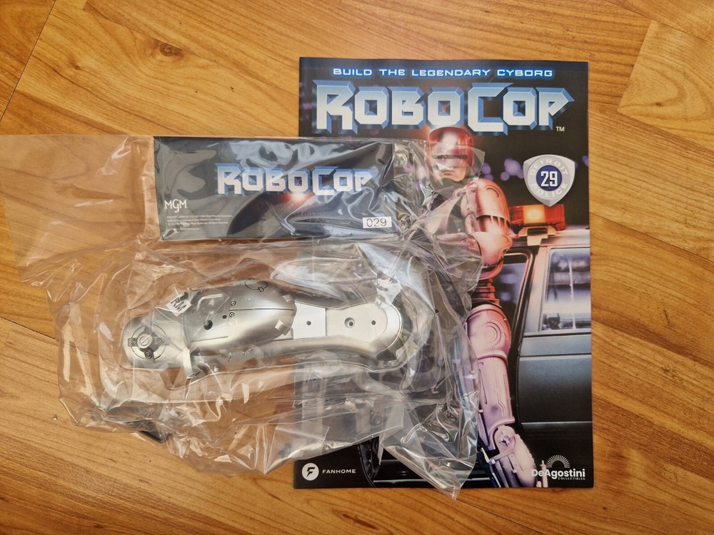 DEAGOSTINI FANHOME BUILD YOUR OWN THE LEGENDARY ROBOCOP ISSUE PART 29