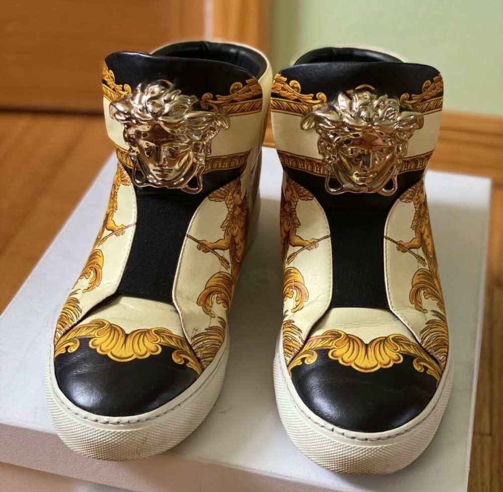 Size 39.5 IT Versace Palazzo Medusa Unique Sneakers Black White Gold With Box