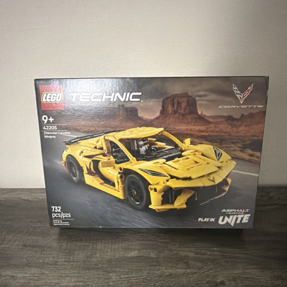 LEGO Technic Chevrolet Corvette Stingray 42205 Complete Set 732 Pieces