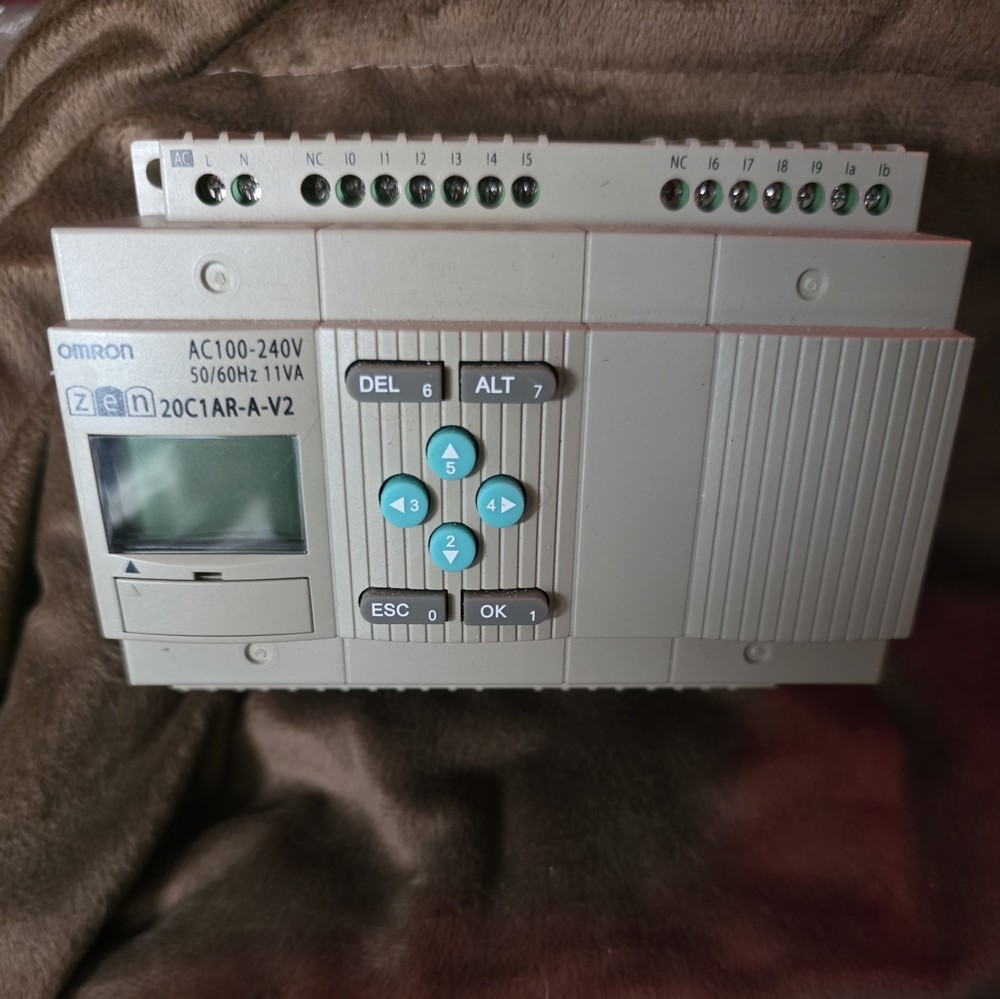 OMRON ZEN-20C1AR-A-V2 / ZEN20C1ARAV2 (NEW Without original box)