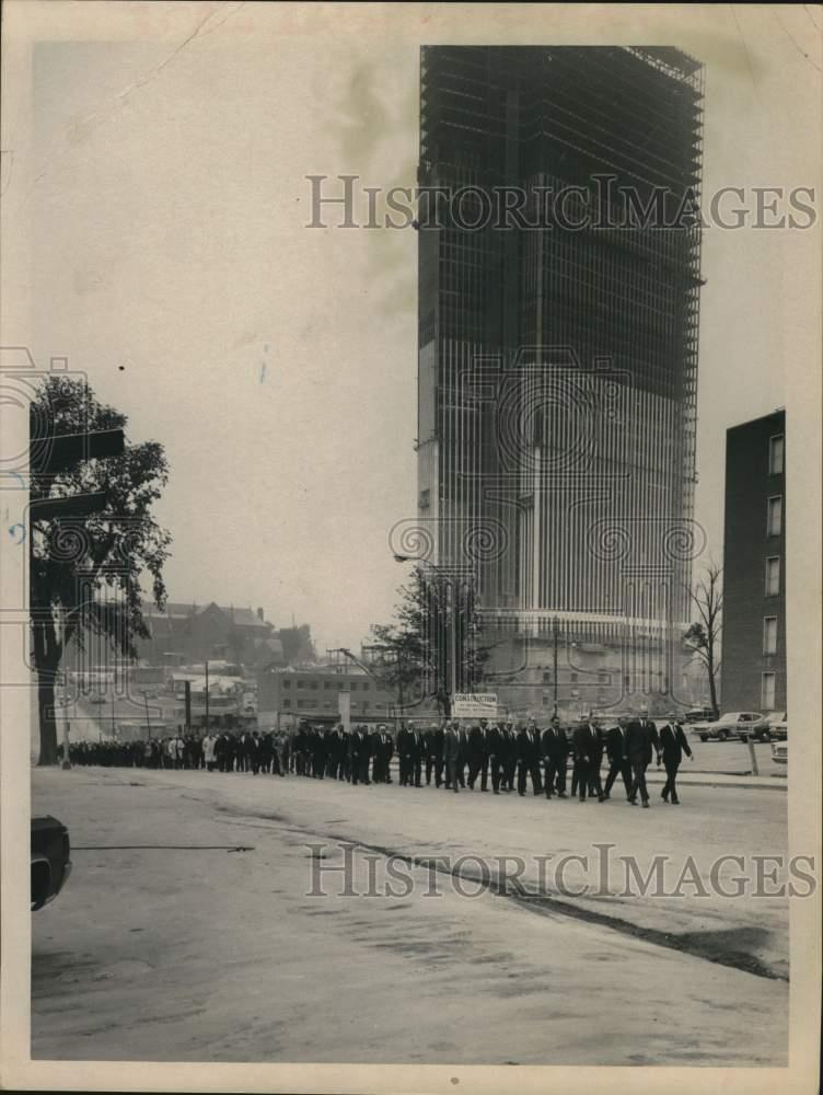 1969 Press Photo Parade of Businessmen at South Mall Tower in Albany - tub16908
