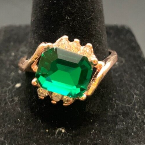 Vintage Antique Gold Tone Green Rhinestone CZ Ring - Size 9.5