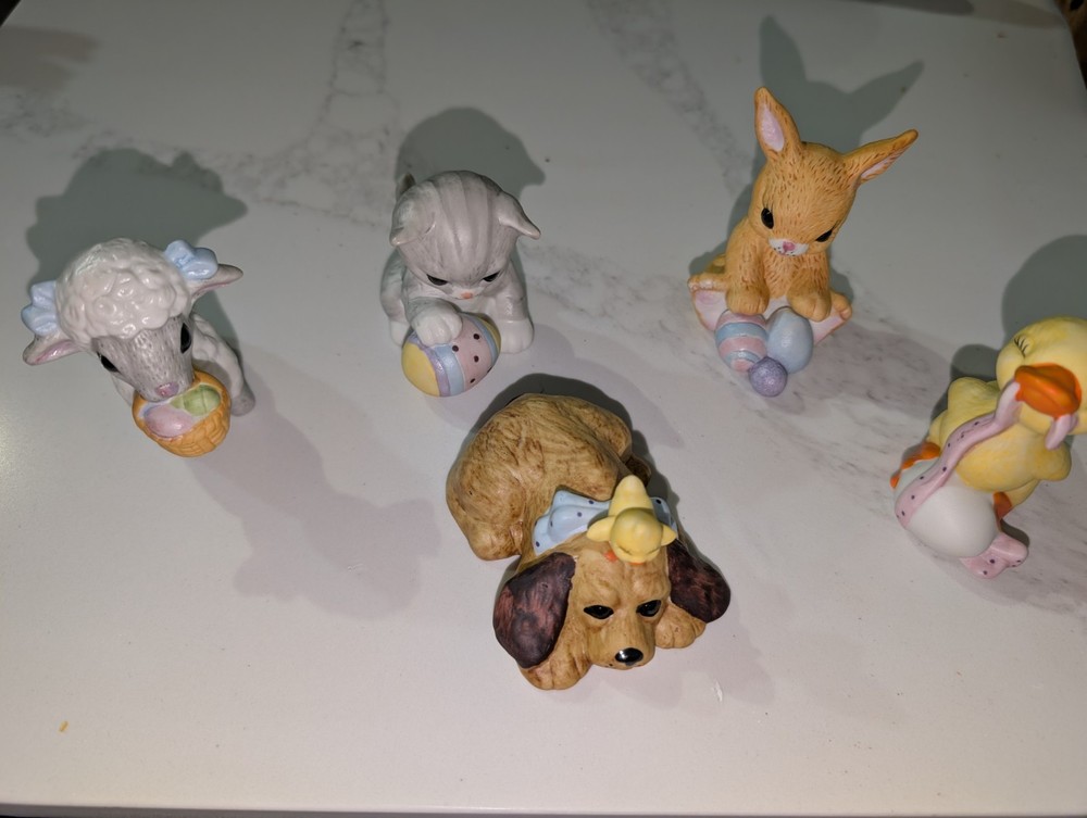 Vintage 1981 Taiwan Porcelain Easter Animals in Mint Condition