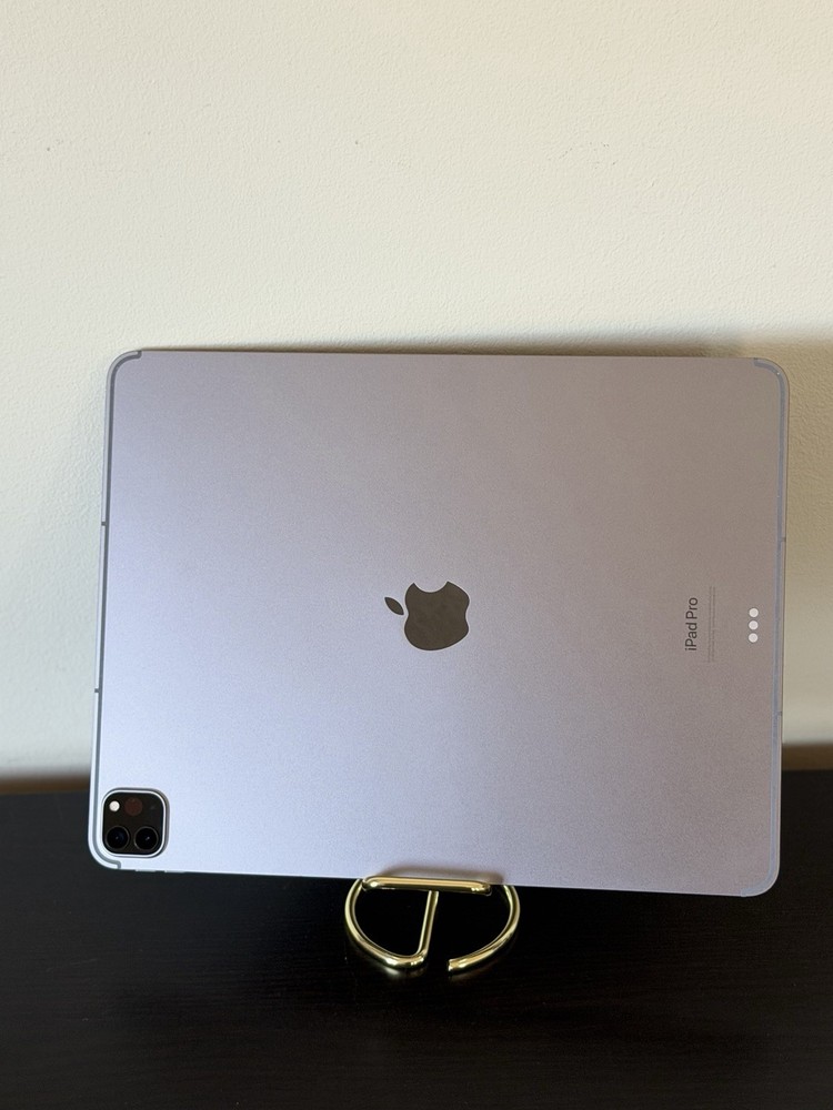 ipad pro 12.9 6th gen 1tb Wifi Nd Cellular (Mint Condition)