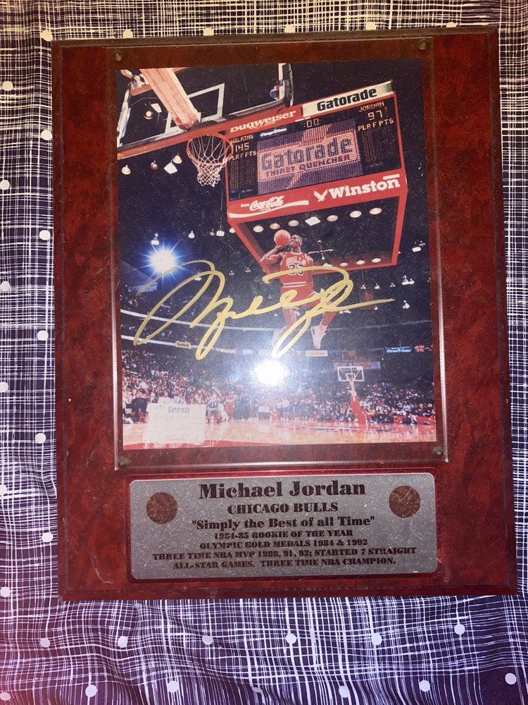 Authentic Sighned Micheal Jordan Plaque Chicago Bulls NBA