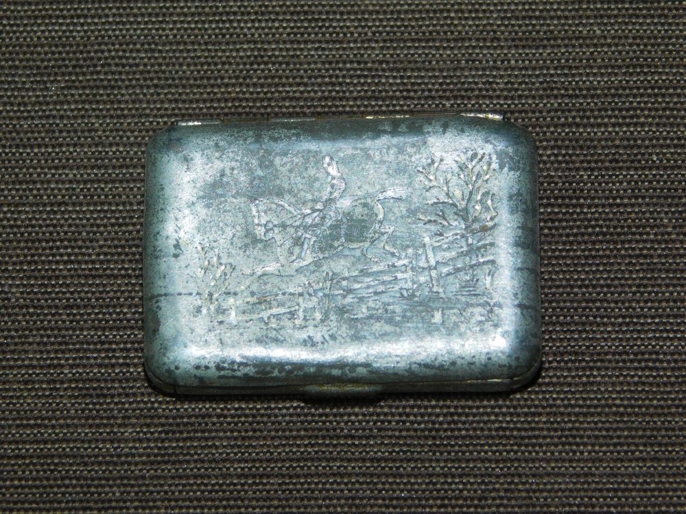 VINTAGE MEDICINE 1880 JAHNCK'S PATENT ENGRAVED MAN ON HORSE CAMPHOR TIN BOX