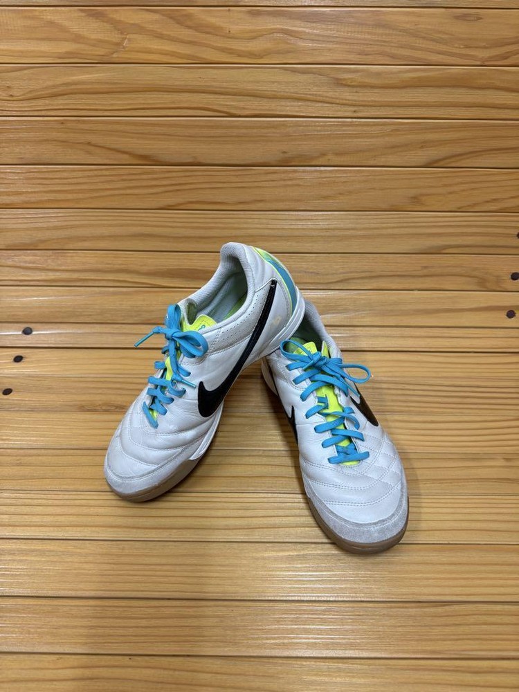 Nike Tiempo IC US 8.5 Soccer Cleats