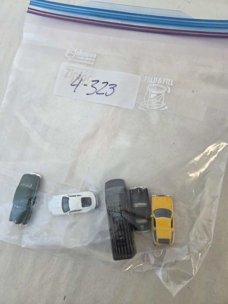 Grab Bag #4-323 HO Scale Cars