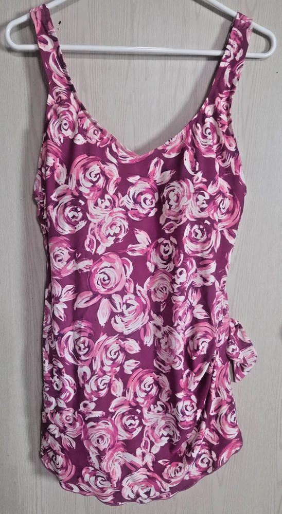 Maxine of Hollywood Pink Floral One Piece Swimsuit Size 18W  EUC  #6