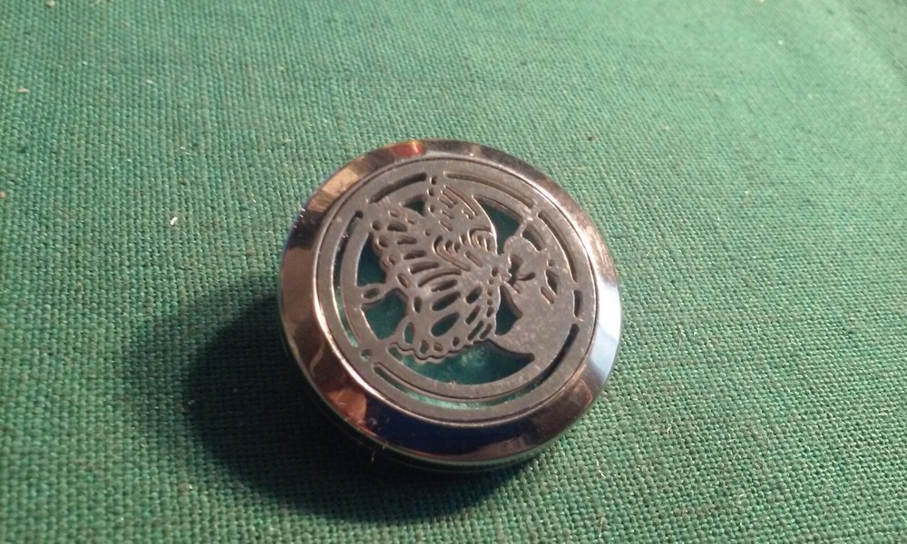 Aromatherapy Essential Oil Locket Diffuser Pin with Butterfly Design