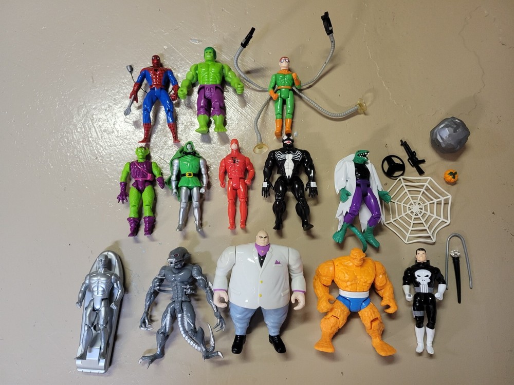 Vintage 1990's Mattel Marvel Super Heroes Lot of 13, Spiderman, Hulk, Daredevil