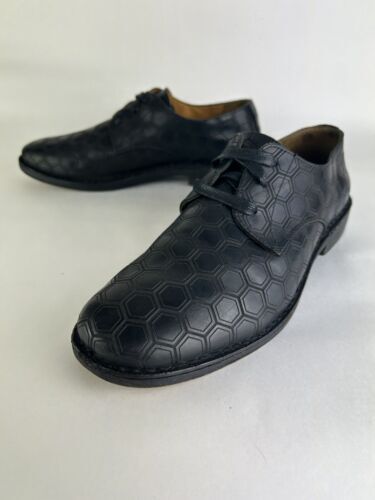 Mens Diesel Black Gold Leather Shoes Size US 9, Eur 42 Laser Cut Leather Pattern