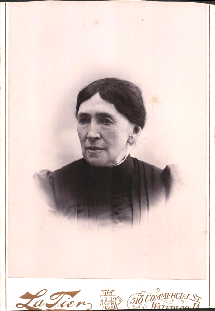1880s WATERLOO, IOWA antique cabinet card photograph MATRONLY OLDER WOMAN - G7
