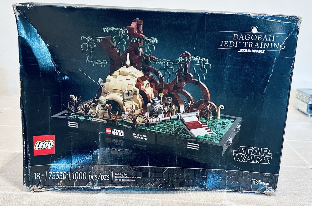 LEGO Star Wars Dagobah Jedi Training Diorama 75330 Open Box Complete All Pieces