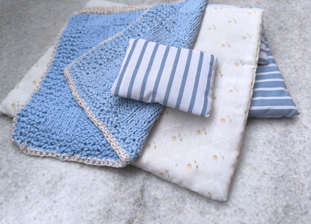 Handmade bedding for doll bed, doll house