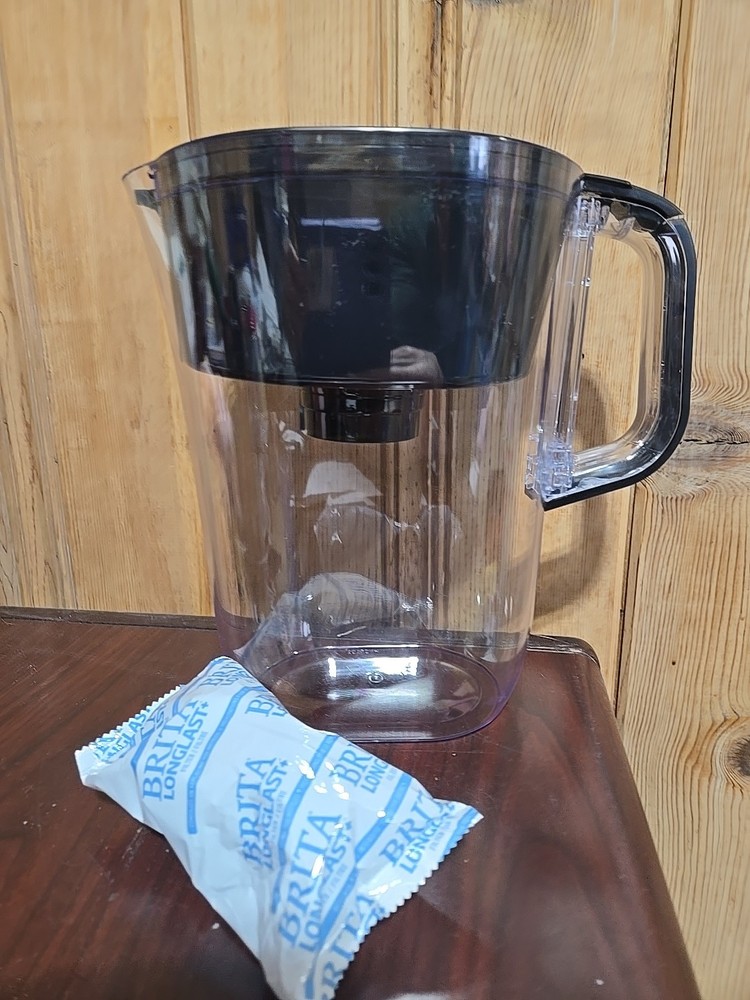 Brita Tahoe 10 cup Black Plastic water Pitcher with Smart Alert and  Filter