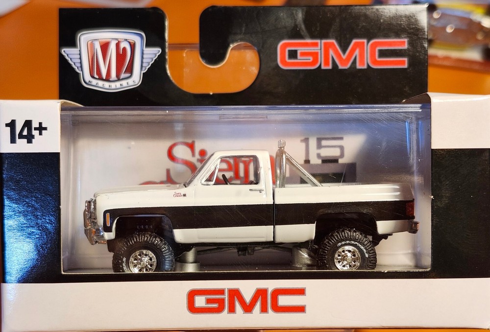 M2 1/64 1976 GMC Sierra GRANDE 15 4X4 White & Black R93 Sealed ✅️