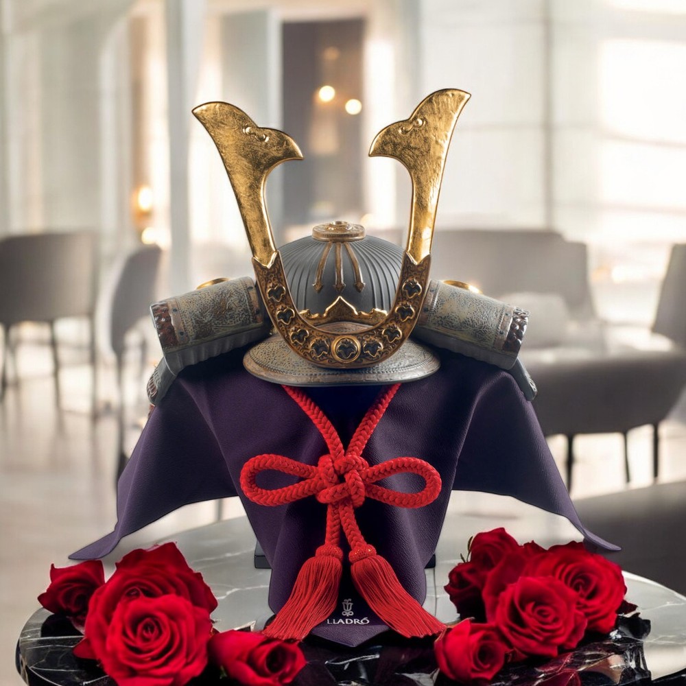 Lladro 01013041 Samurai Helmet Figurine. Limited Edition #3041