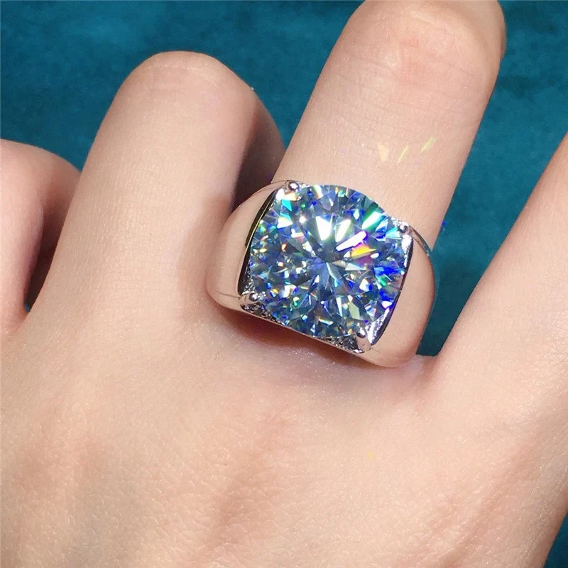 10ct Round D Color Moissanite 18K Gold Men's Hidden Halo Ring