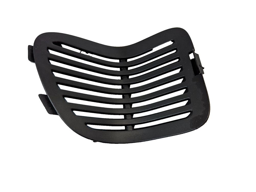 2015-2018 JEEP RENEGADE REAR TRUNK RIGHT SIDE QUARTER PANEL TRIM GRILL OEM