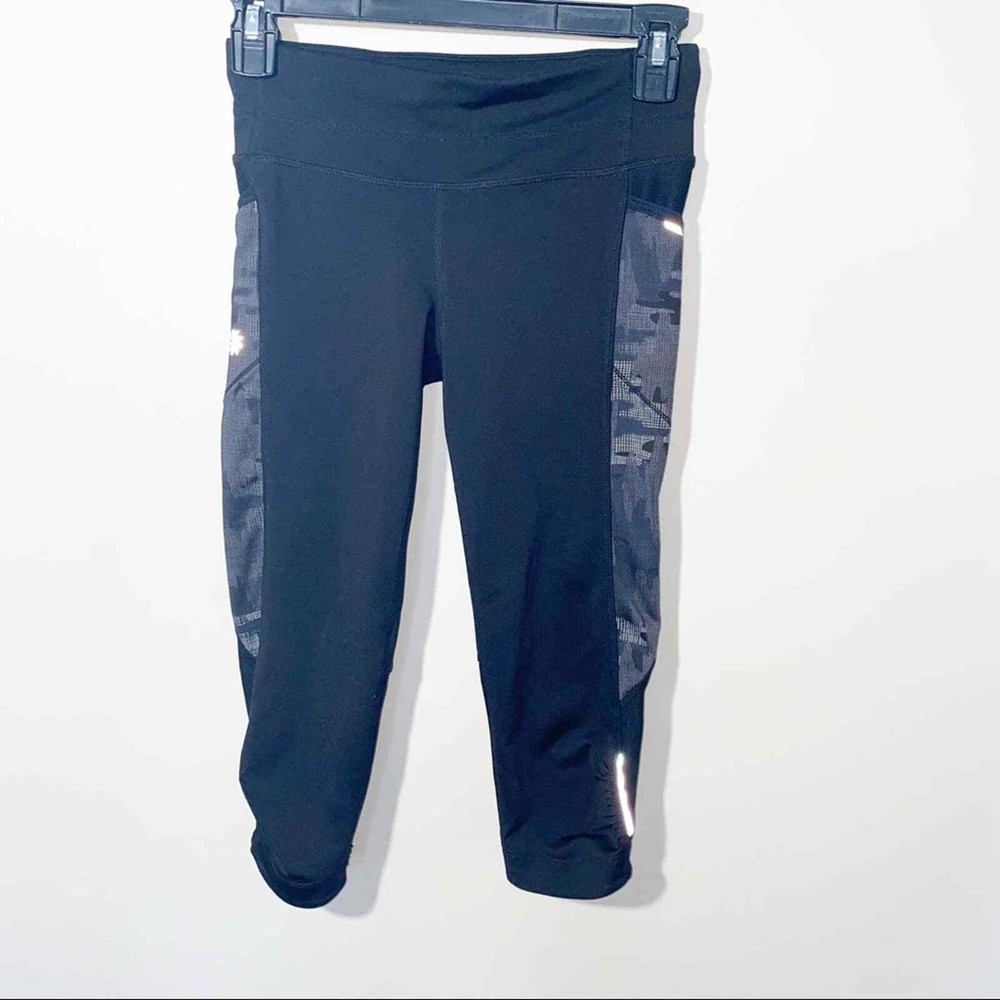 Athleta Womens Black Cropped Leggings in XXS - Soft & Stretchy Workout Leggings