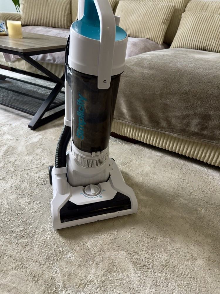 Powerful Lightweight Upright Bagless Pet Hair Vacuum with Strong Suction