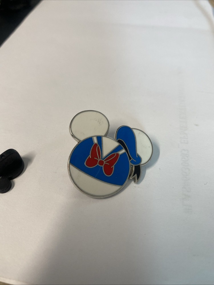 Disney Park Trading Pin - Donald Duck and Mickey Mouse Head Shape