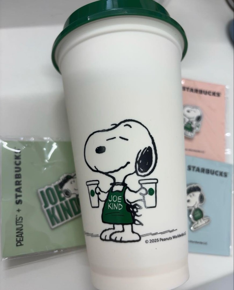 Snoopy Starbucks Tumbler with Peanuts Pin Badge Reusable Cup