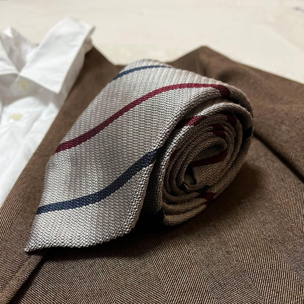 Drake's Necktie Tie All over Striped pattern Gray 100% Silk Handmade in England