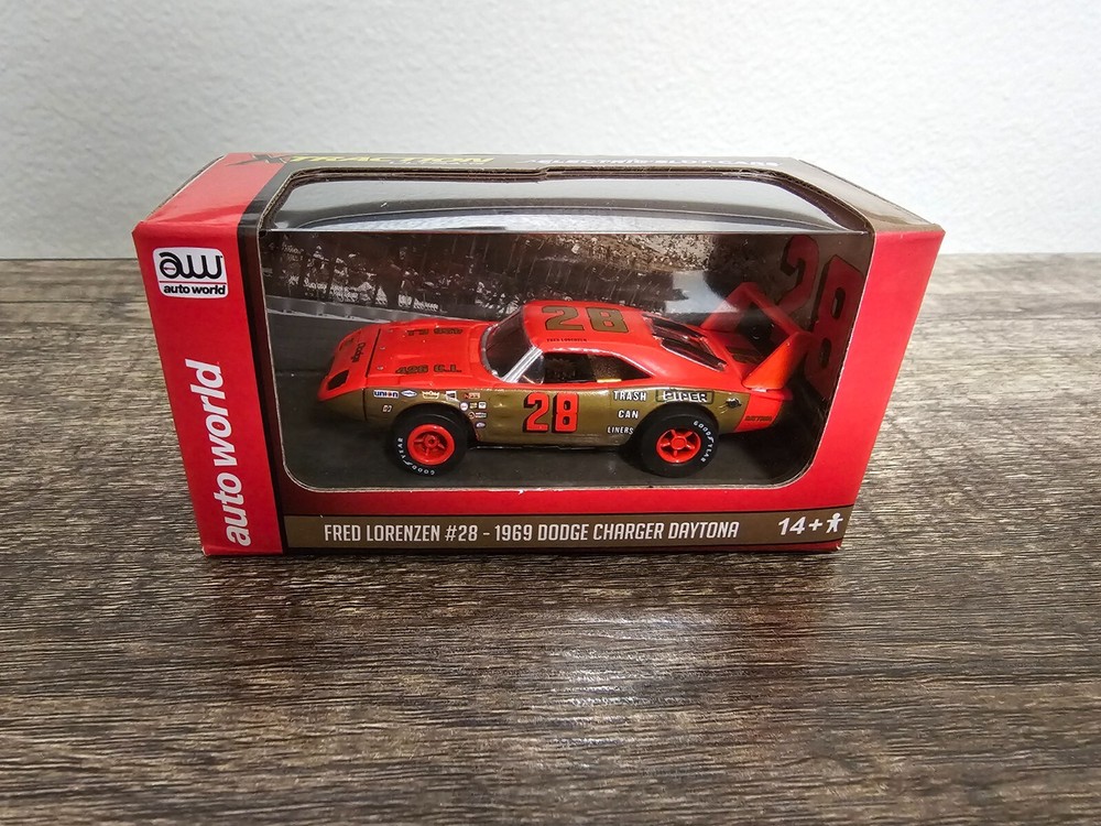 Auto World HO Scale Fred Lorenzen 1969 Dodge Charger Daytona Slot Car NIB
